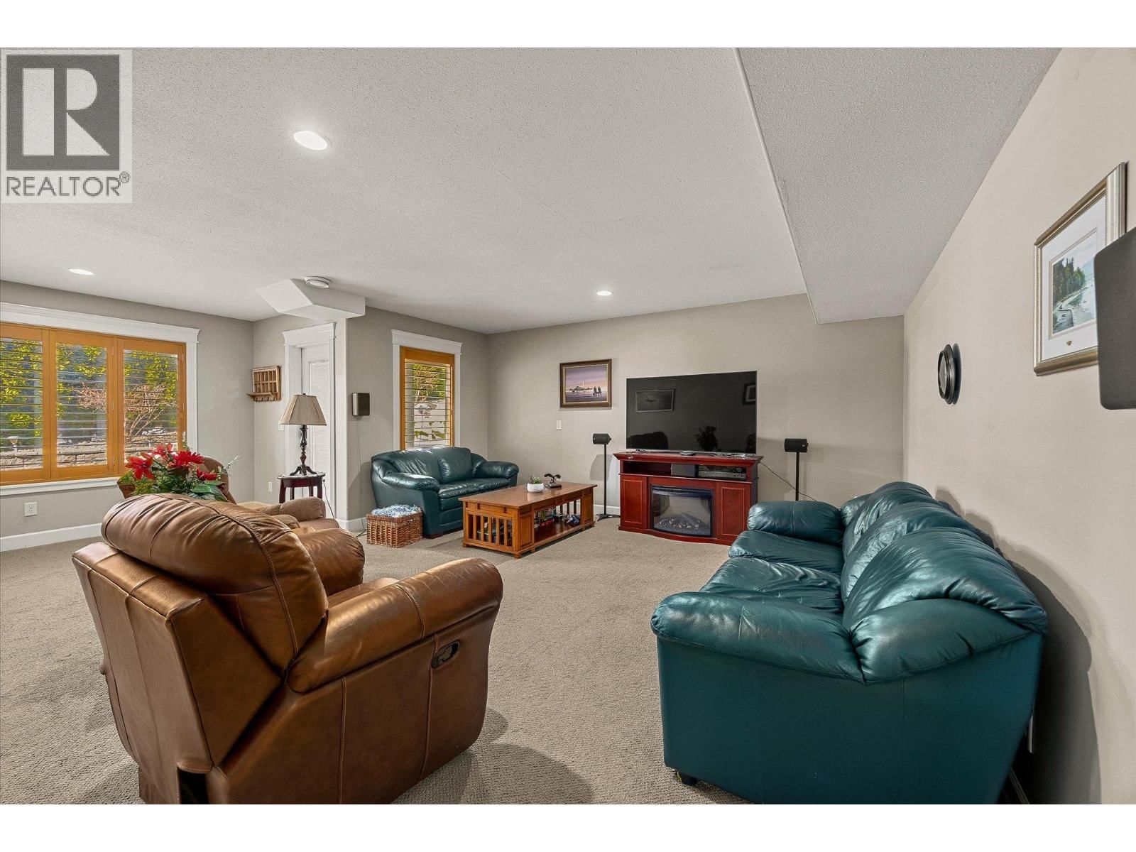 1018 HUME AVENUE Image 40