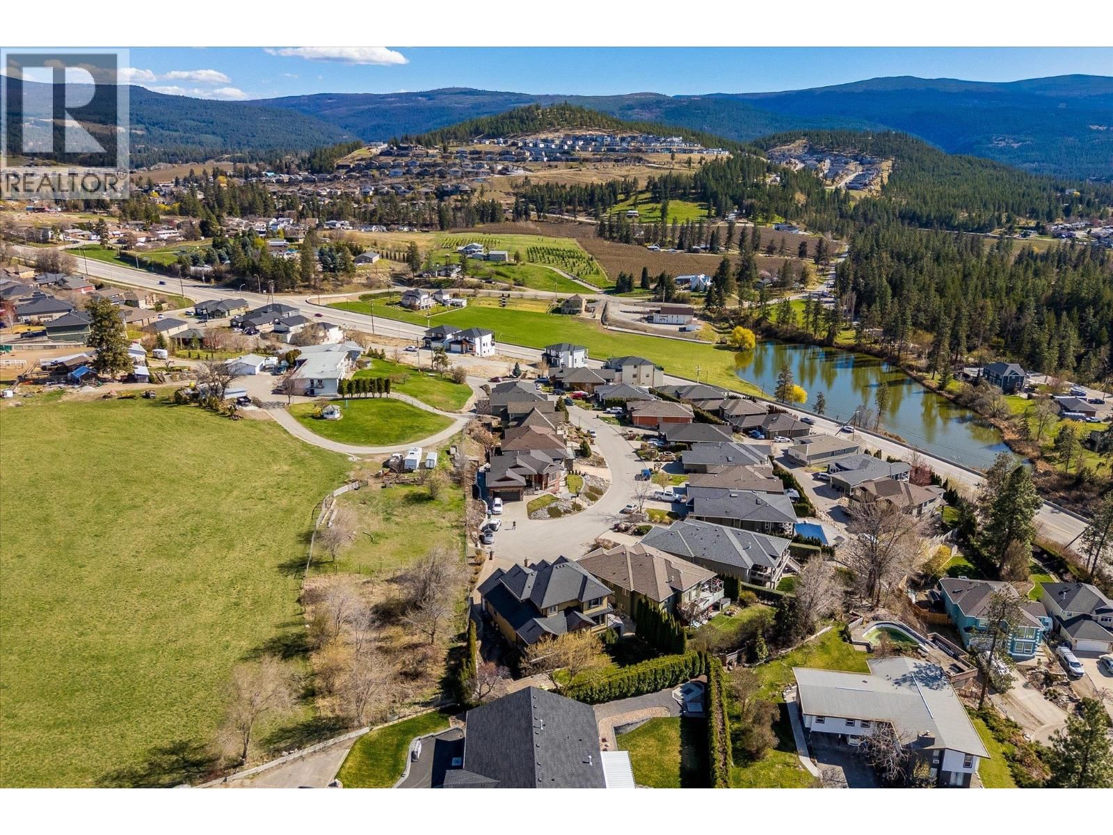 1018 HUME AVENUE Image 76