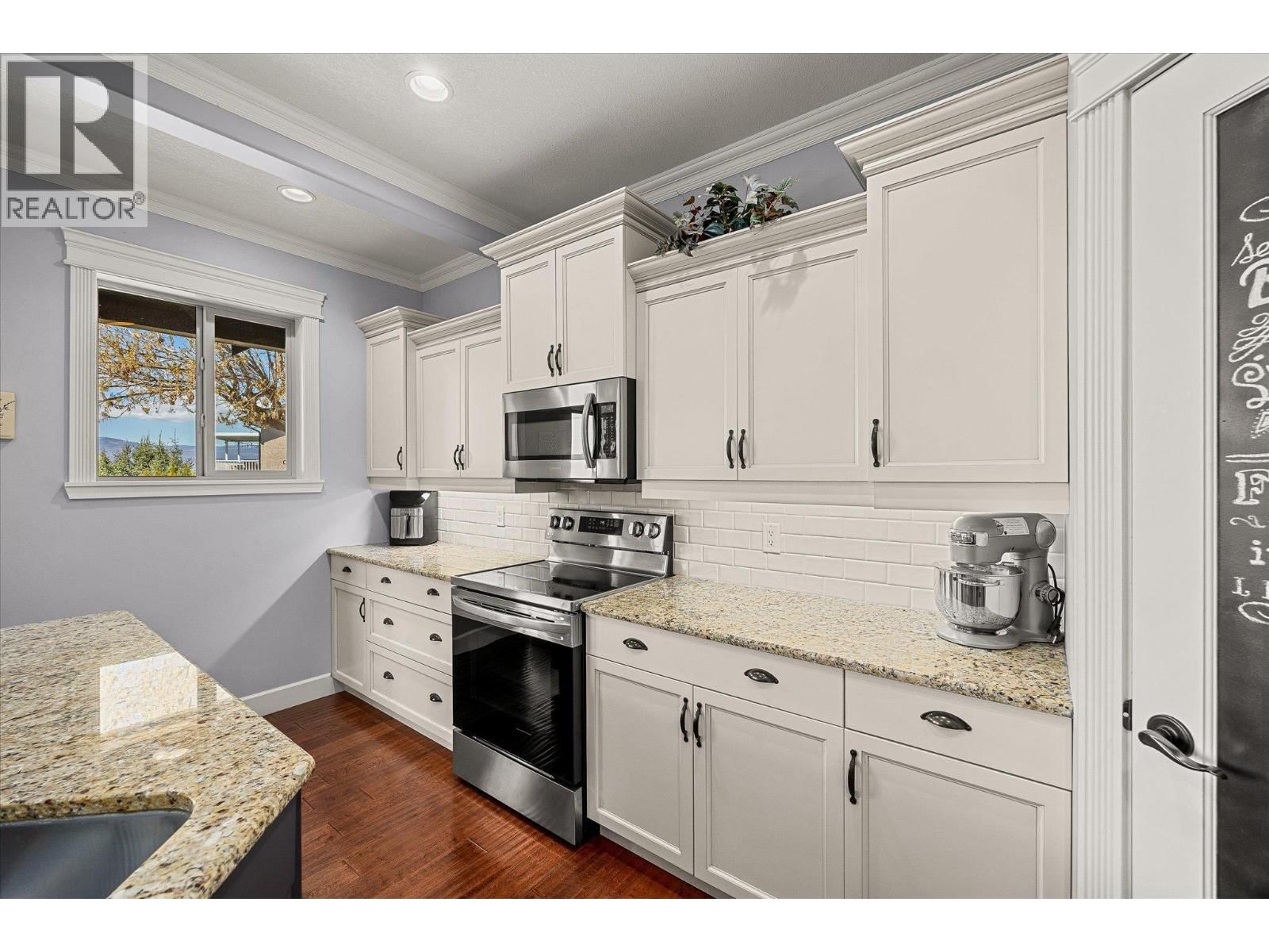 1018 HUME AVENUE Image 9