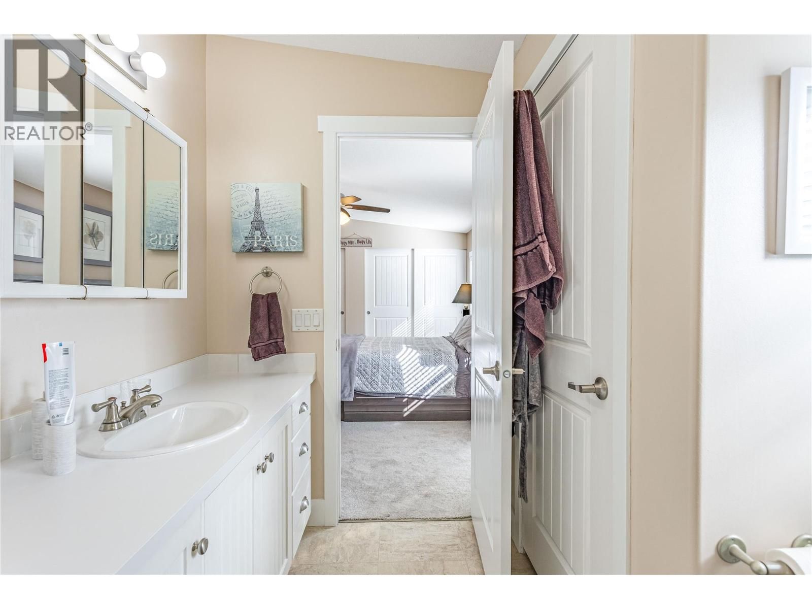 1303 - 2440 OLD OKANAGAN HIGHWAY Image 17