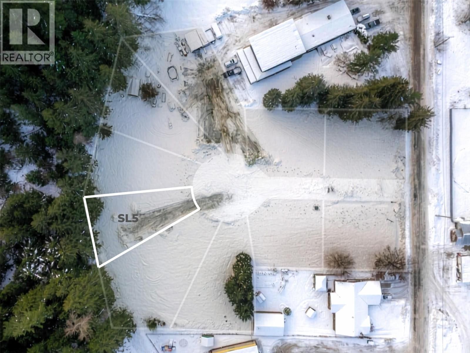 10-1445 ILLECILLEWAET ROAD Image 2