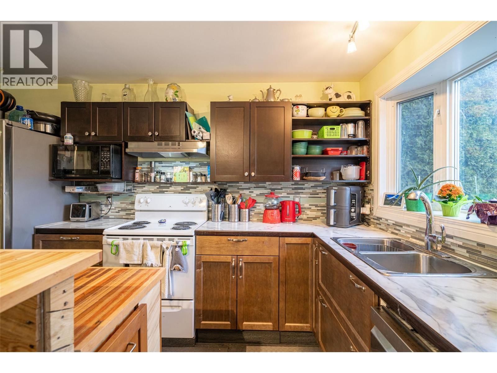 1816 43 STREET Image 5