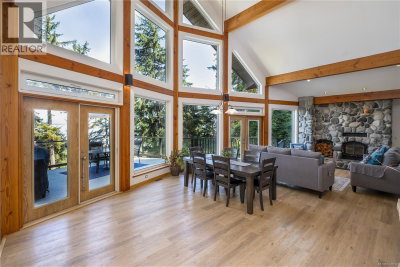 145 Petroglyph Way | Quadra Island British Columbia | Slide Image Thirteen