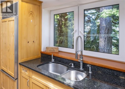145 Petroglyph Way | Quadra Island British Columbia | Slide Image Eighteen