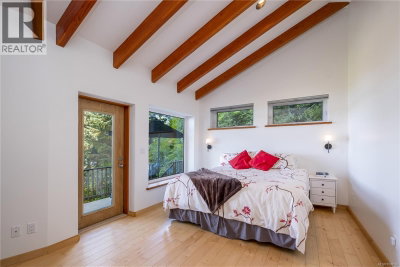 145 Petroglyph Way | Quadra Island British Columbia | Slide Image Thirty-eight
