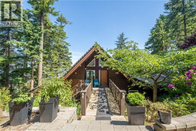 145 Petroglyph Way | Quadra Island British Columbia | Slide Image Seven