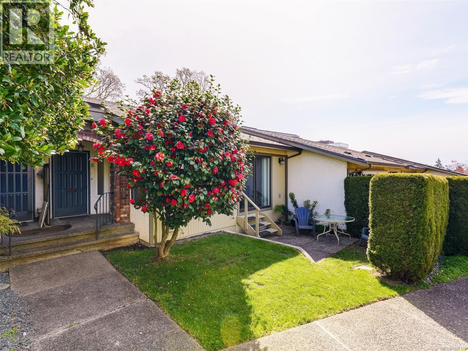 5 3968 Cedar Hill Road property photo