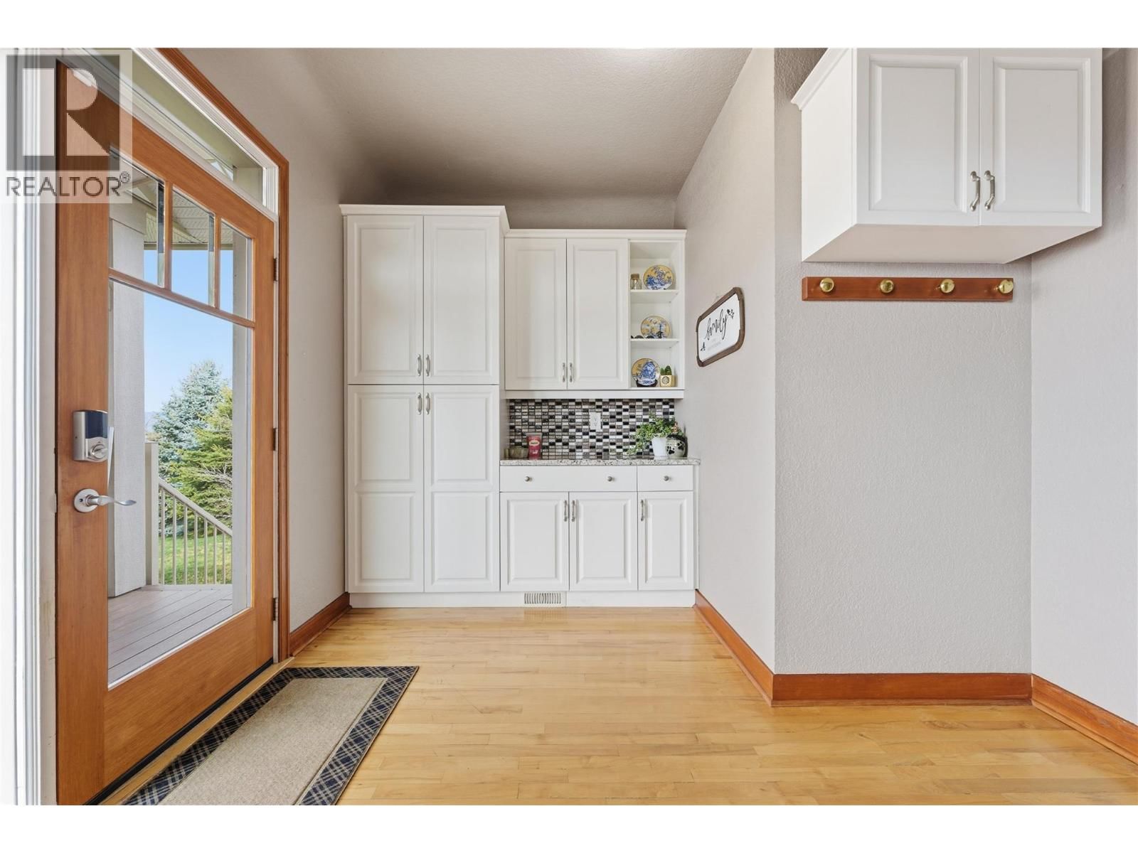 5928 L & A ROAD Image 4