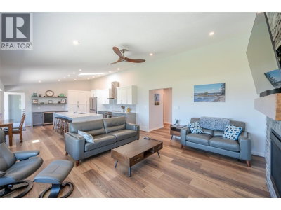 153 WESTVIEW Drive | Penticton British Columbia | Slide Image Nine