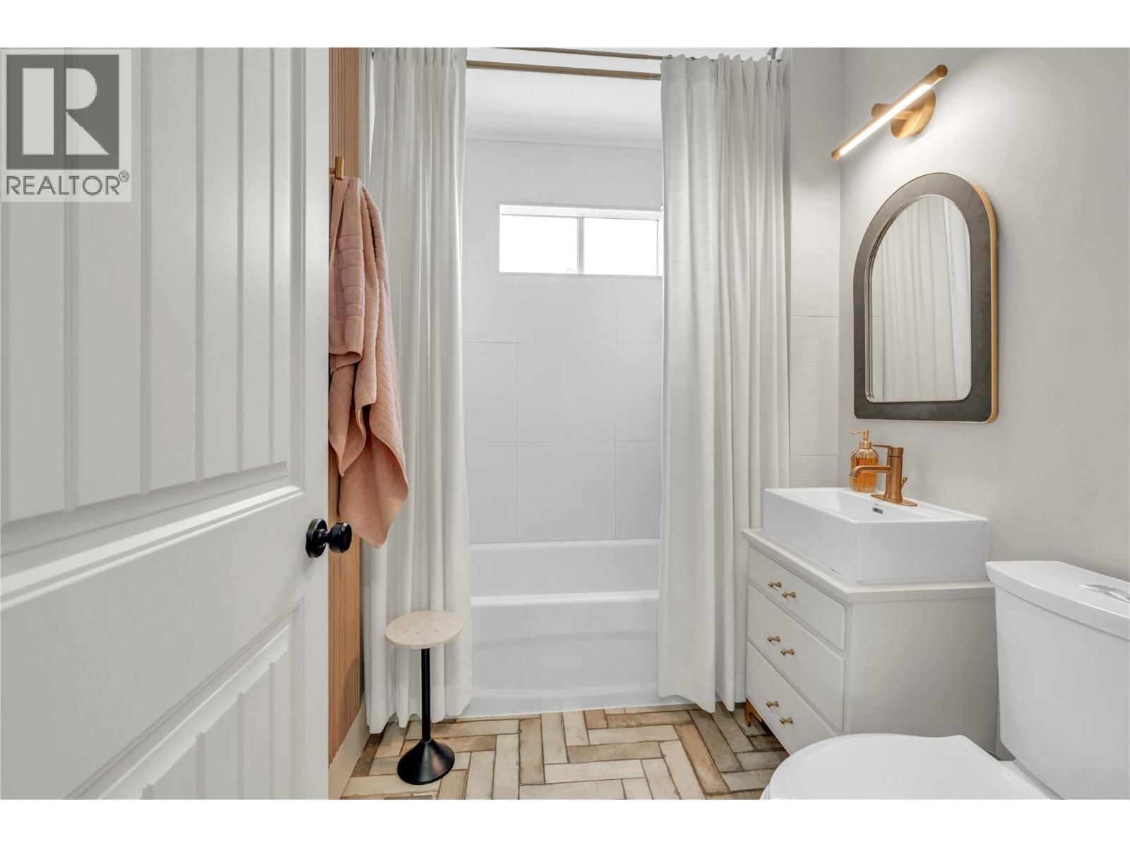 1119 KILWINNING STREET Image 7