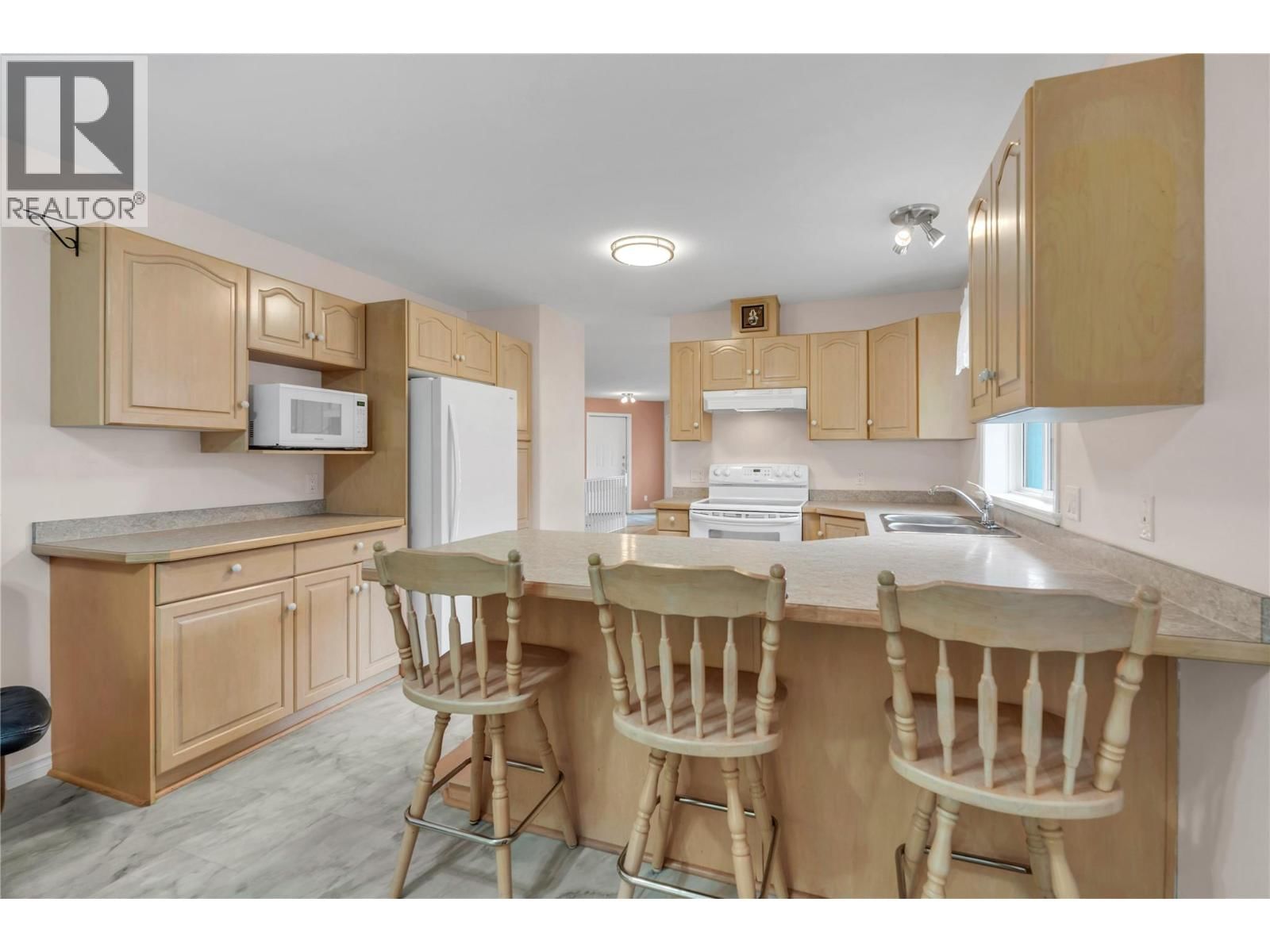 27 - 9600 TURNER STREET Image 9