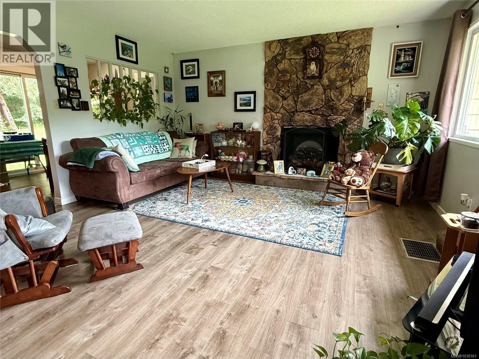 1673 Northwest Bay Road property photo