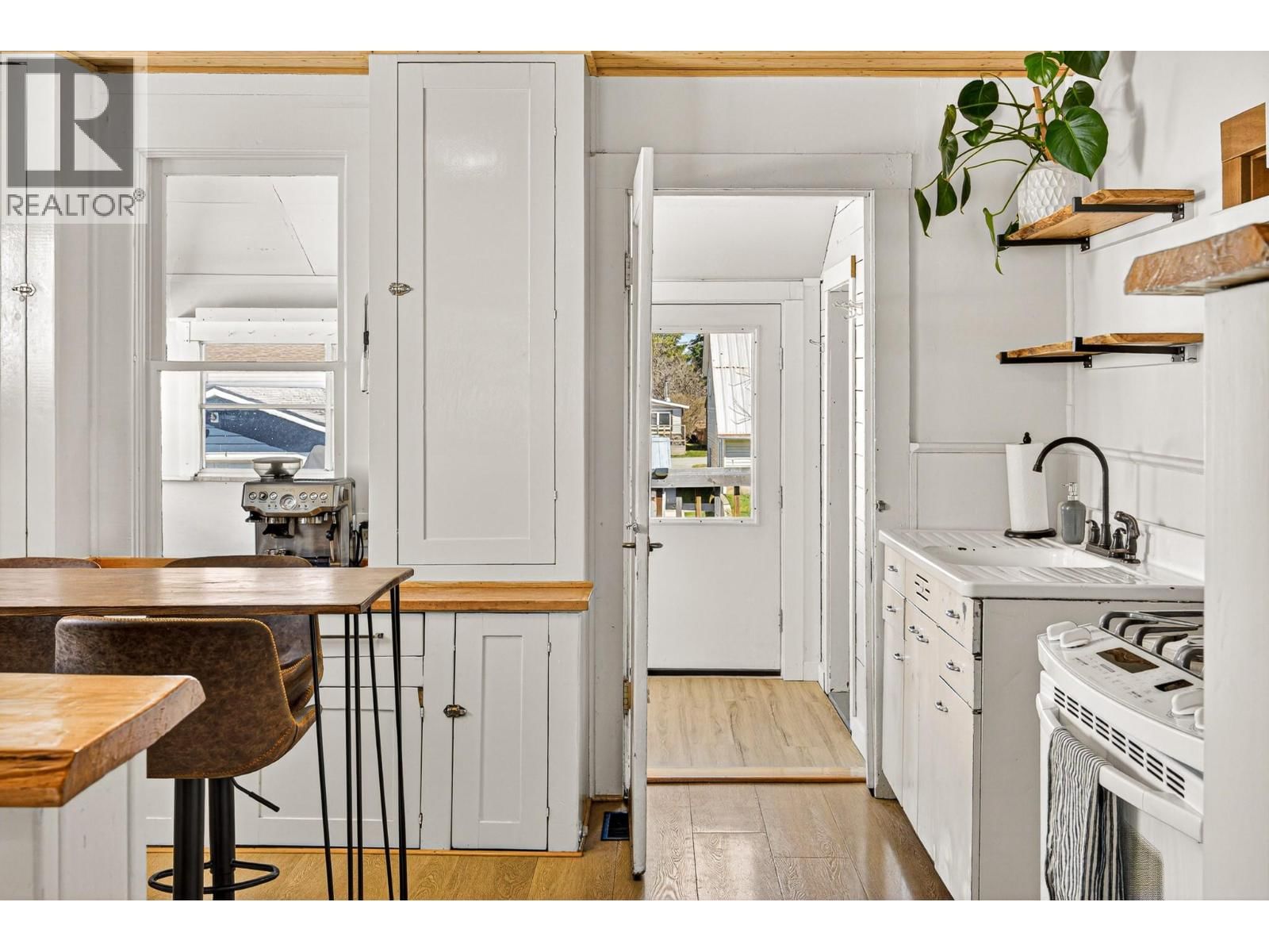 146 14th Street property photo
