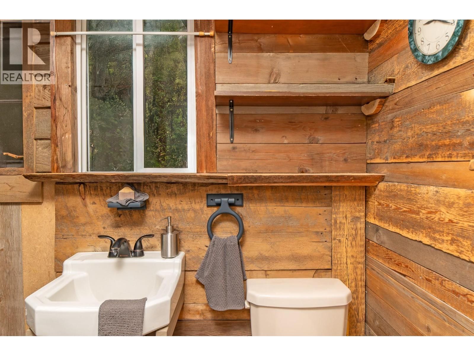 1137 36TH AVENUE NORTH Image 11