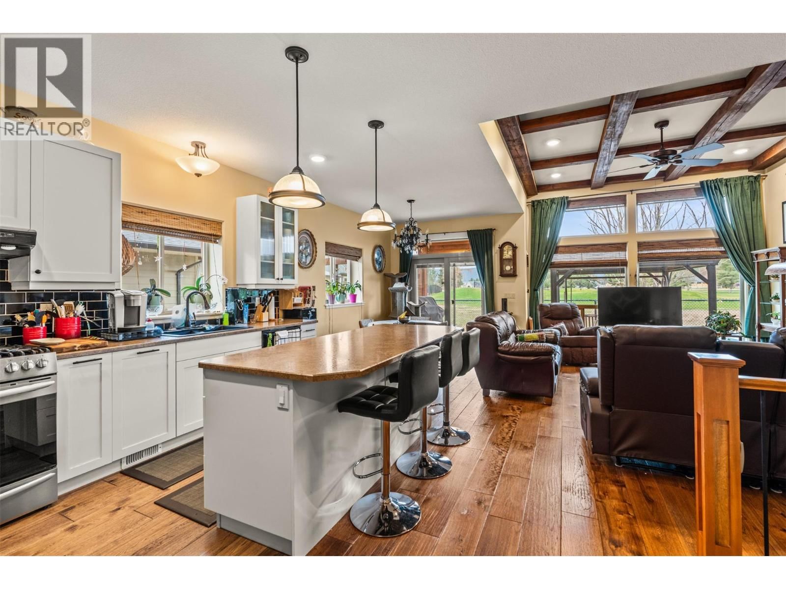 32 - 2444 YORK AVENUE Image 10