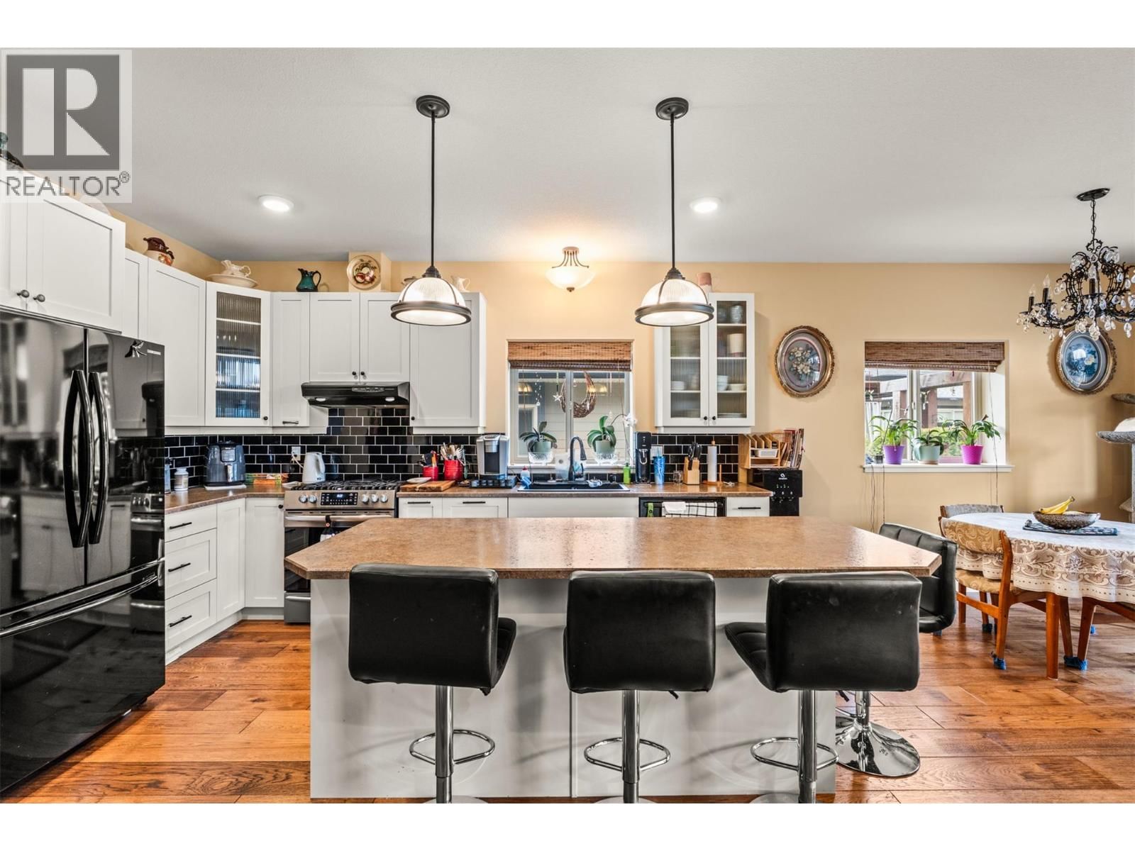 32 - 2444 YORK AVENUE Image 12