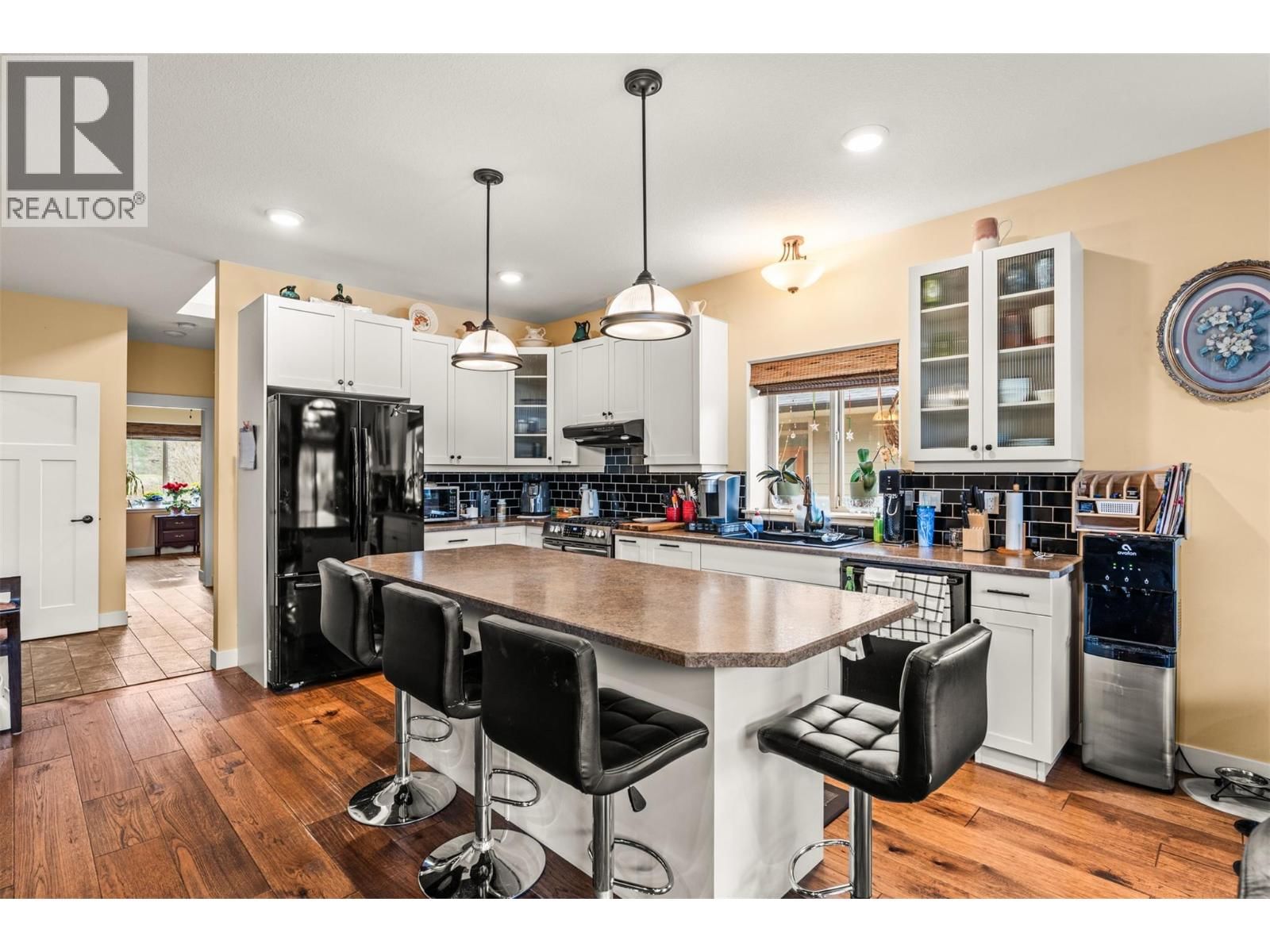 32 - 2444 YORK AVENUE Image 13