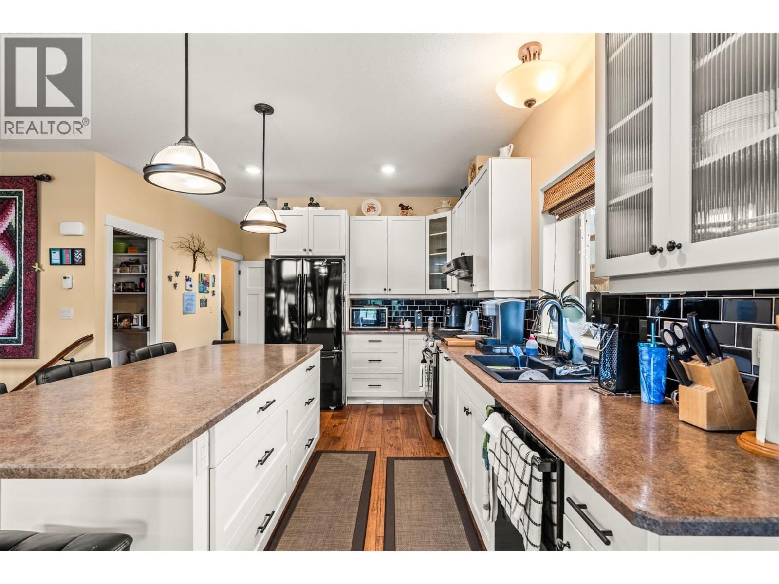 32 - 2444 YORK AVENUE Image 14