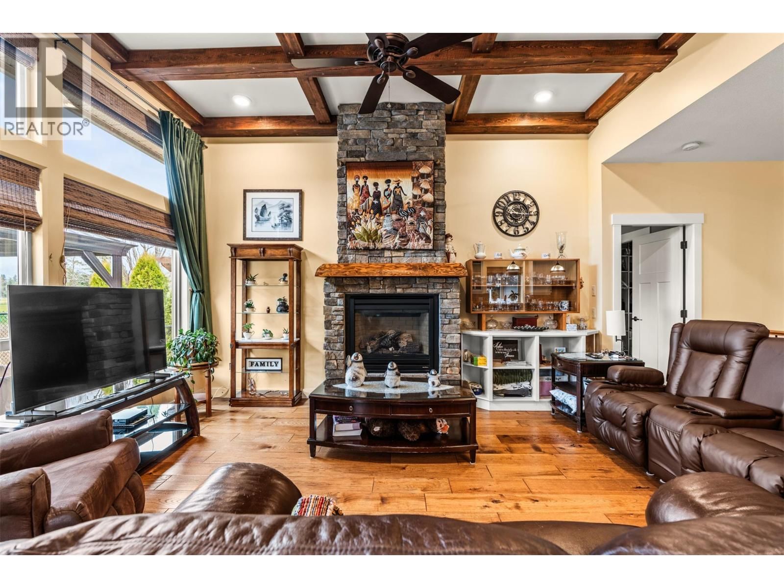 32 - 2444 YORK AVENUE Image 18