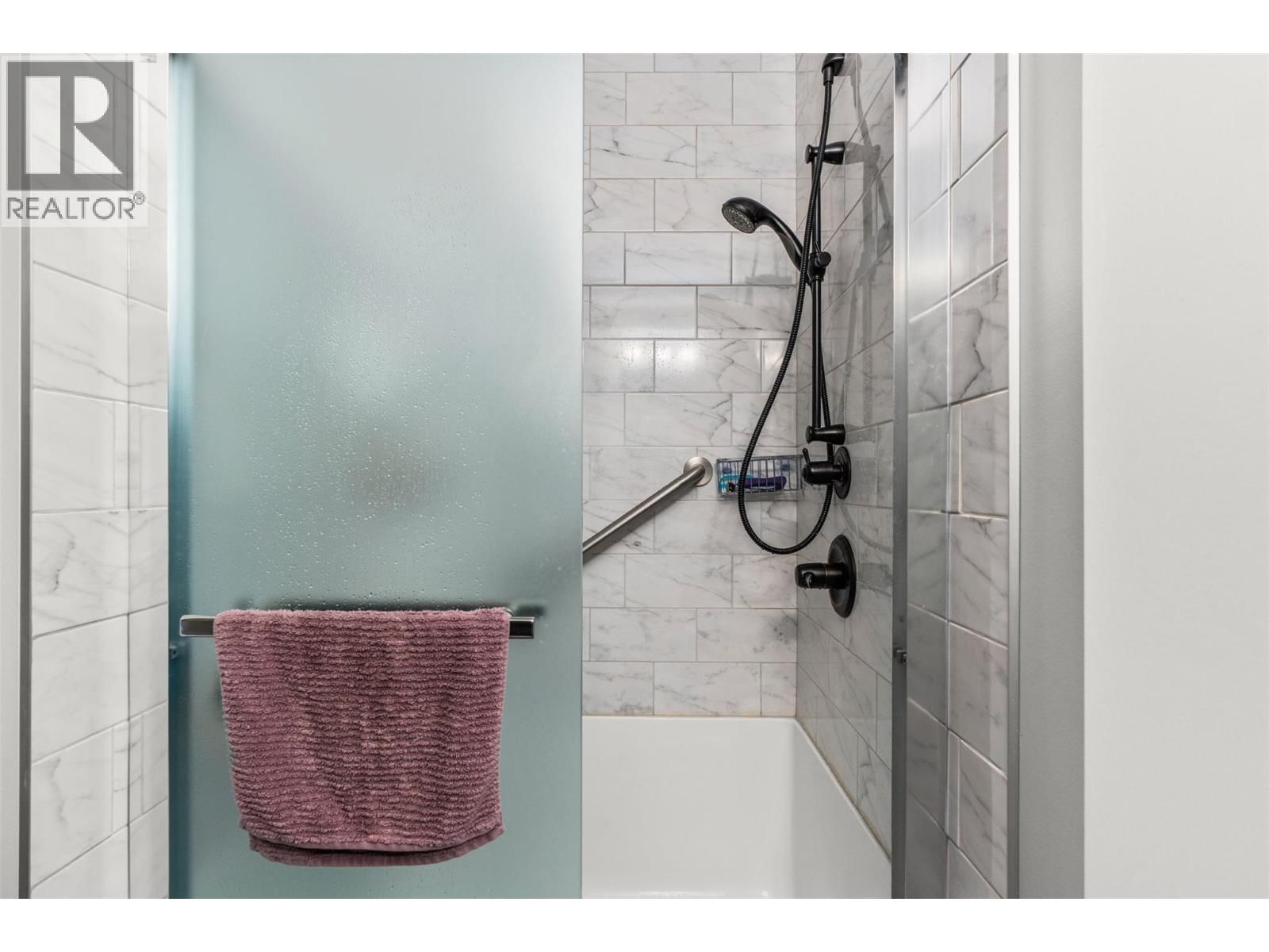 32 - 2444 YORK AVENUE Image 25