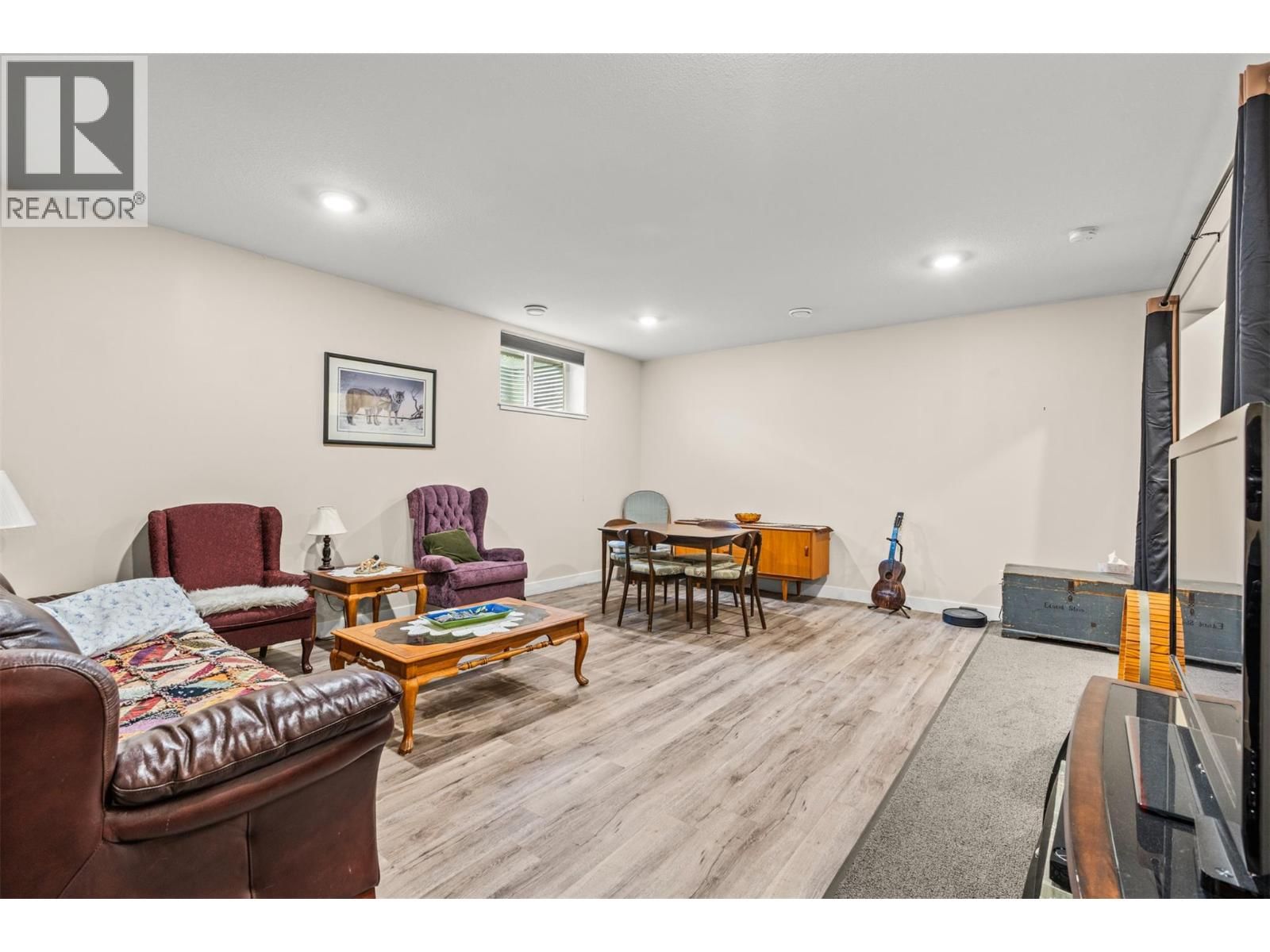 32 - 2444 YORK AVENUE Image 35