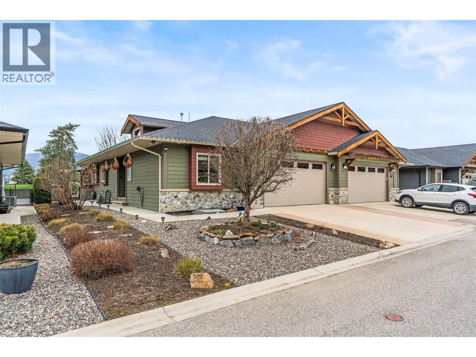 32 - 2444 YORK AVENUE Image 4