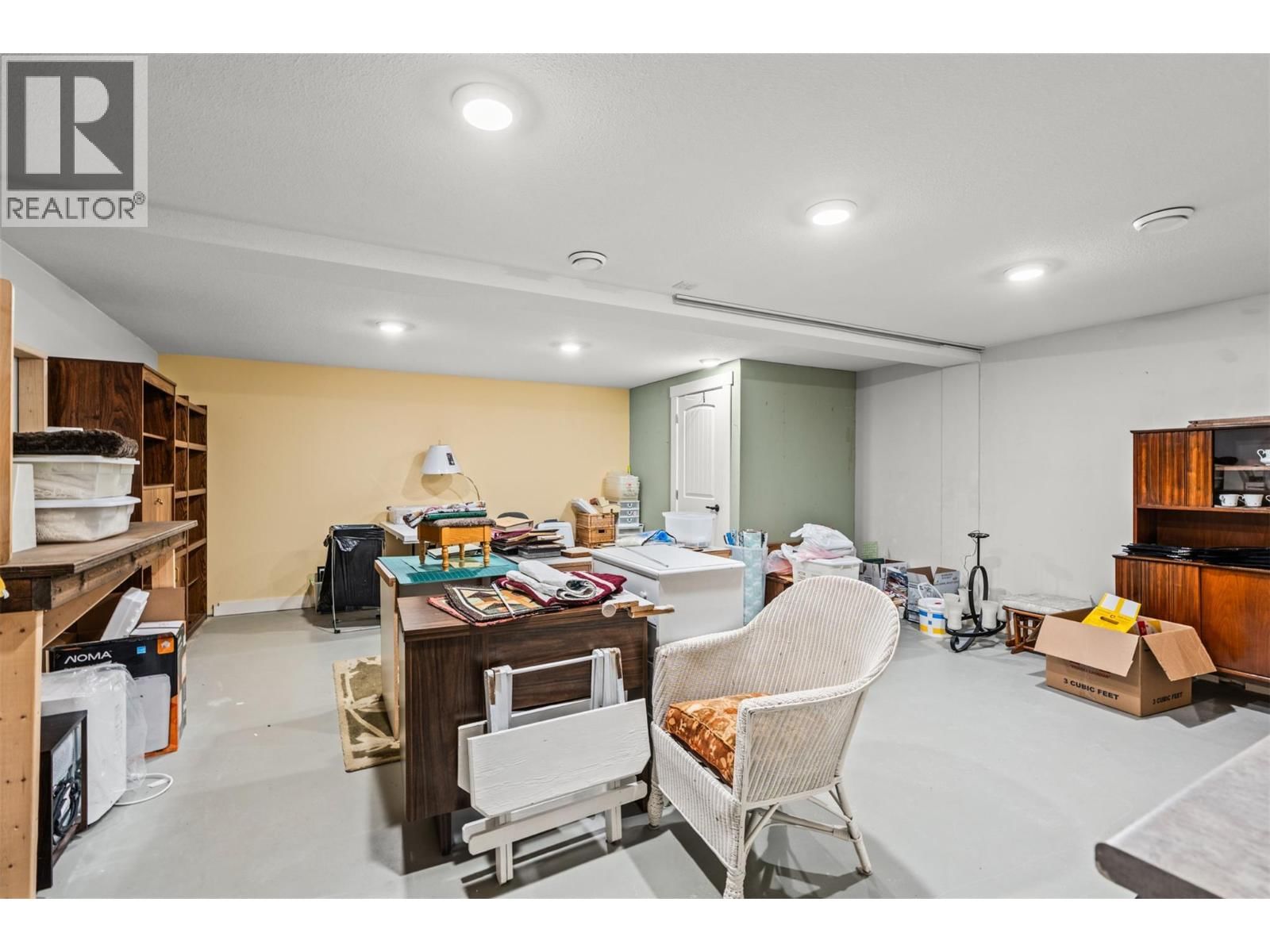 32 - 2444 YORK AVENUE Image 45