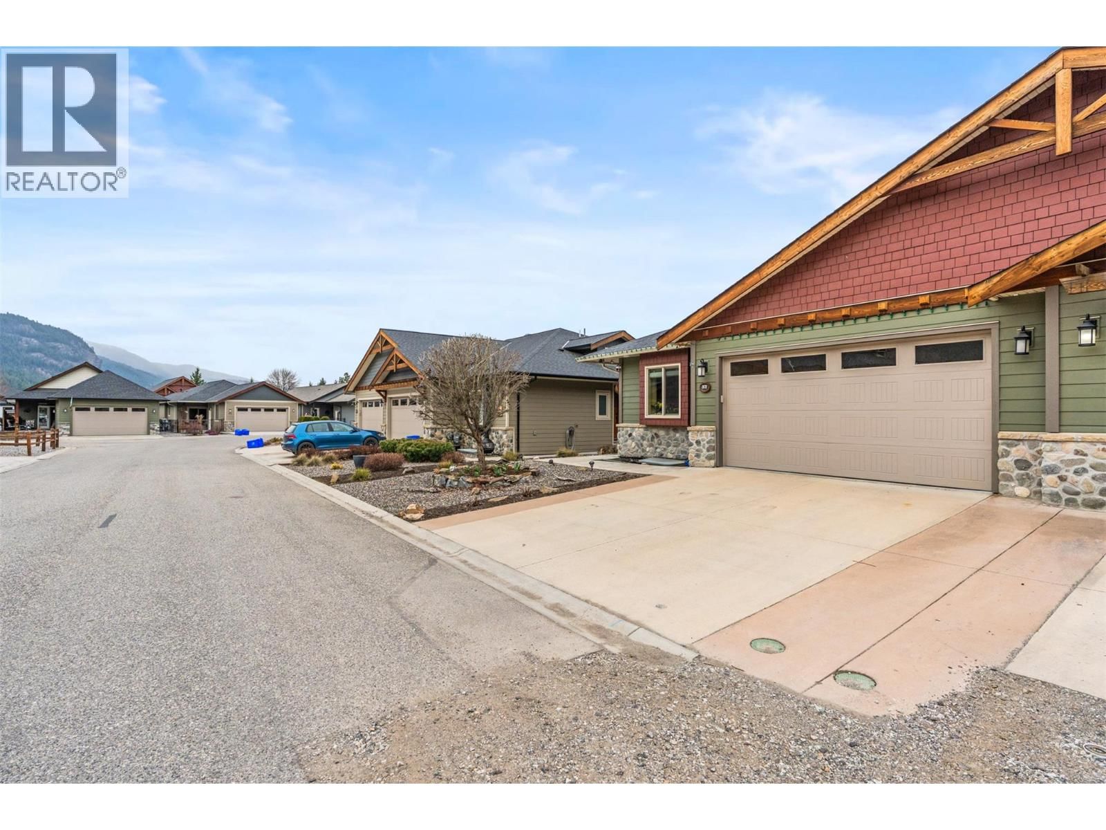 32 - 2444 YORK AVENUE Image 6