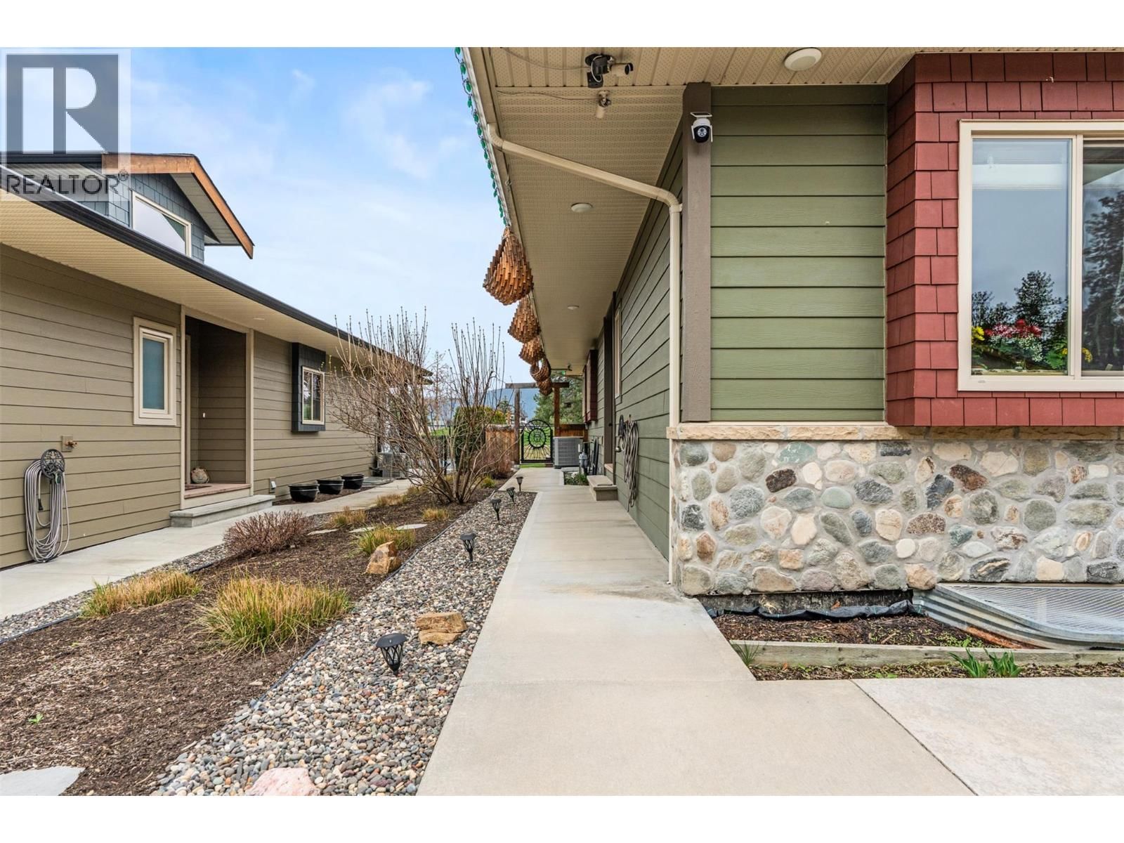 32 - 2444 YORK AVENUE Image 8