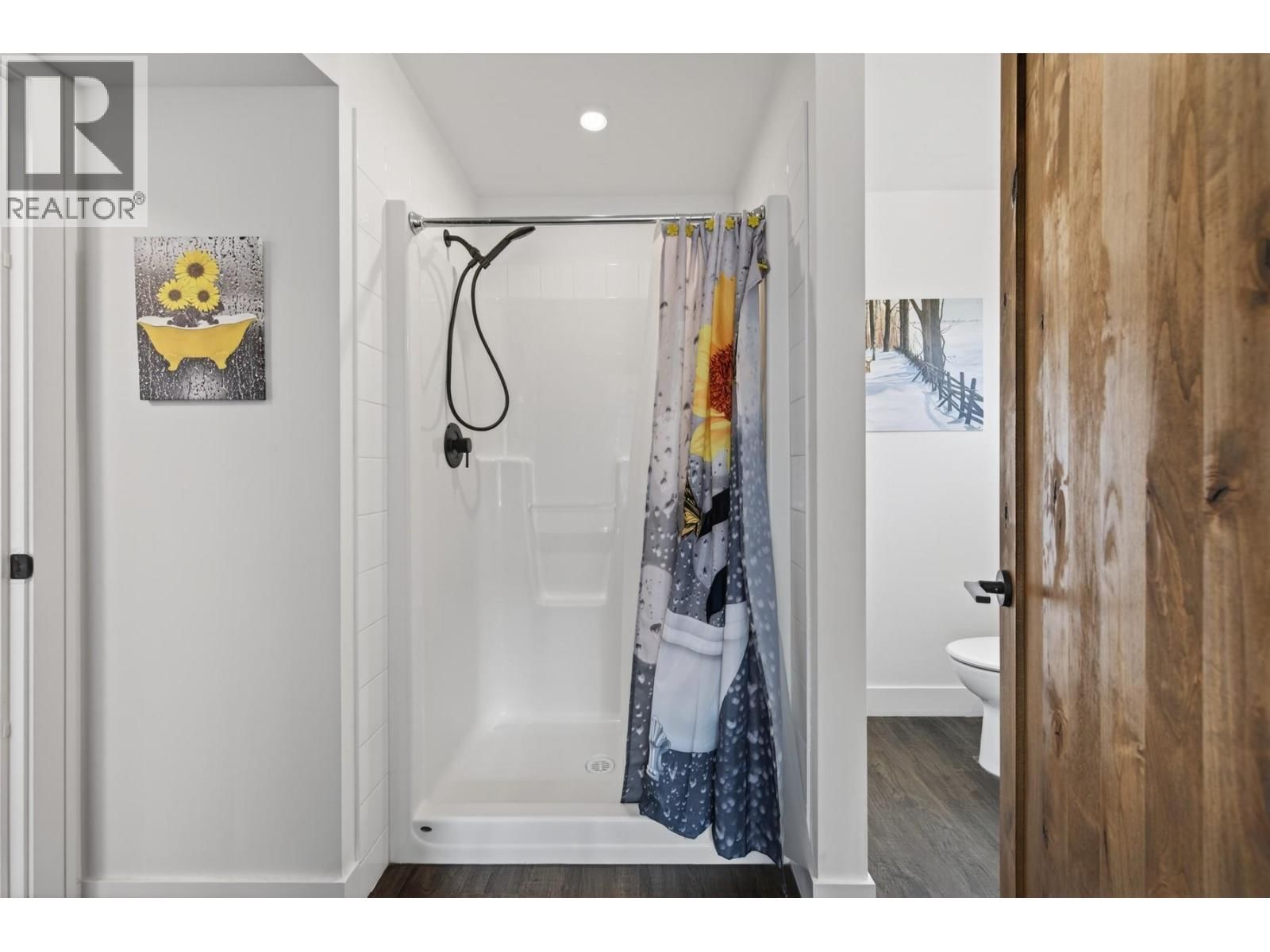 1511 COVERT PLACE Image 22