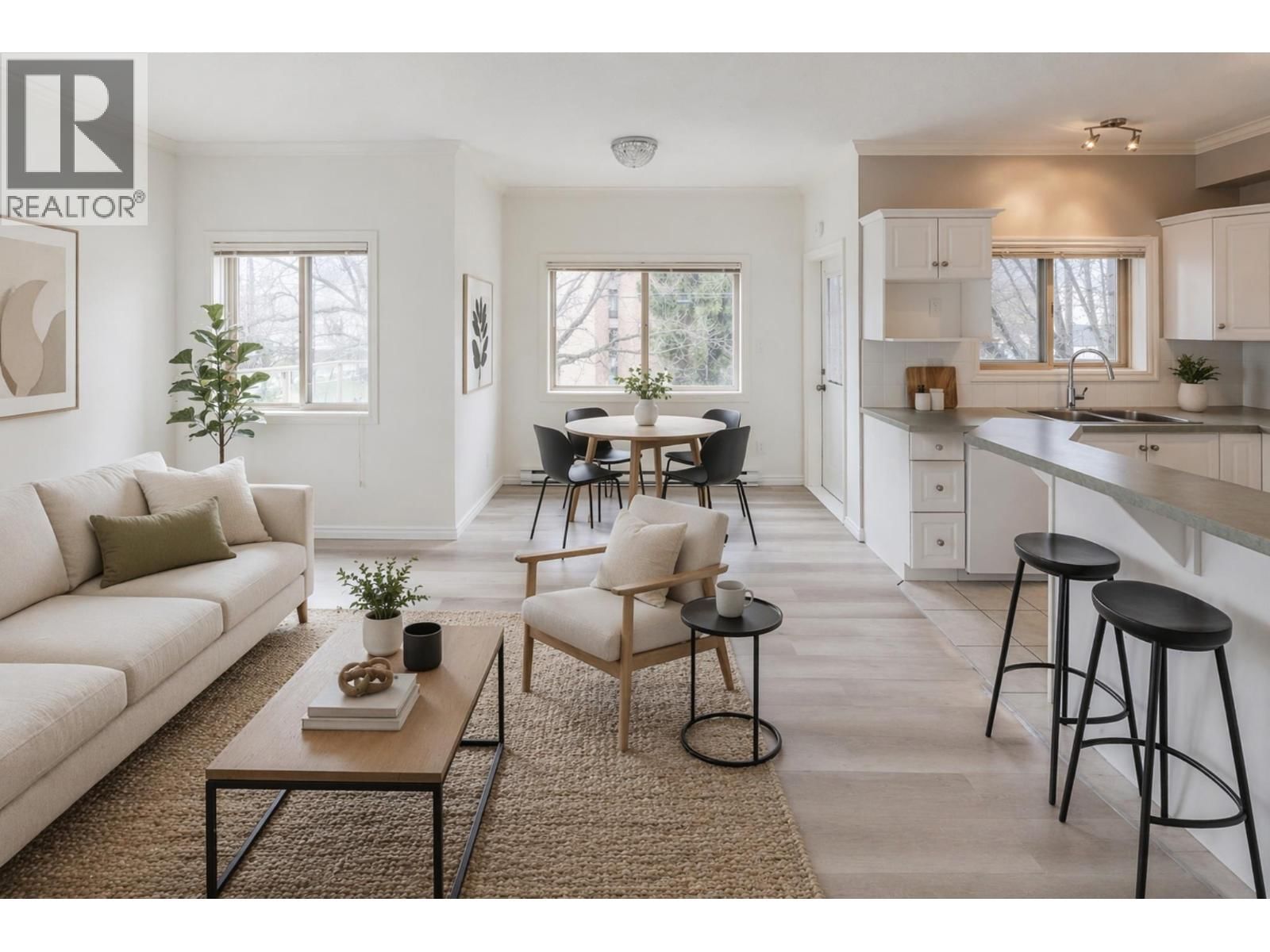 196 WADE Avenue, Penticton, British Columbia V2A 1T6