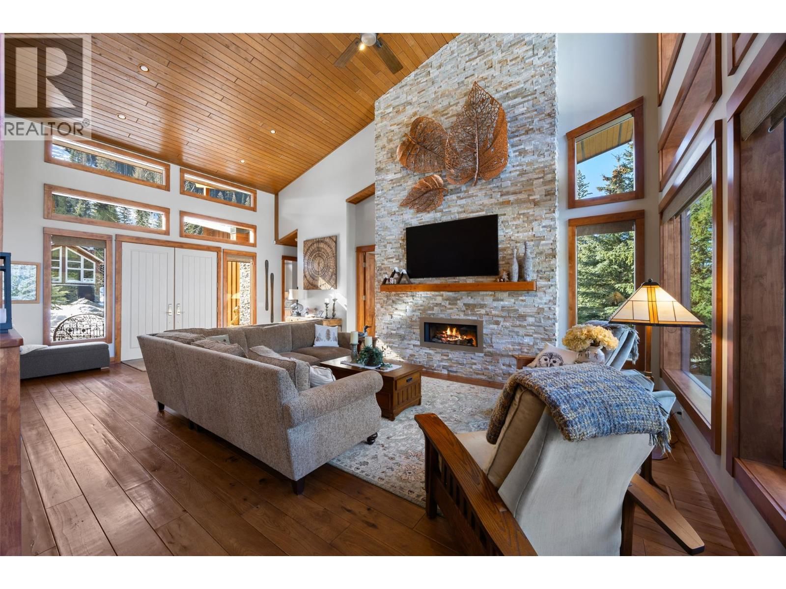 2436 FAIRWAYS DRIVE Image 9