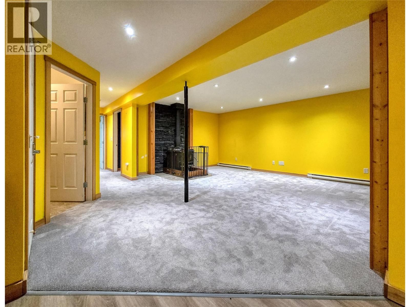 1502 10TH AVENUE Image 26