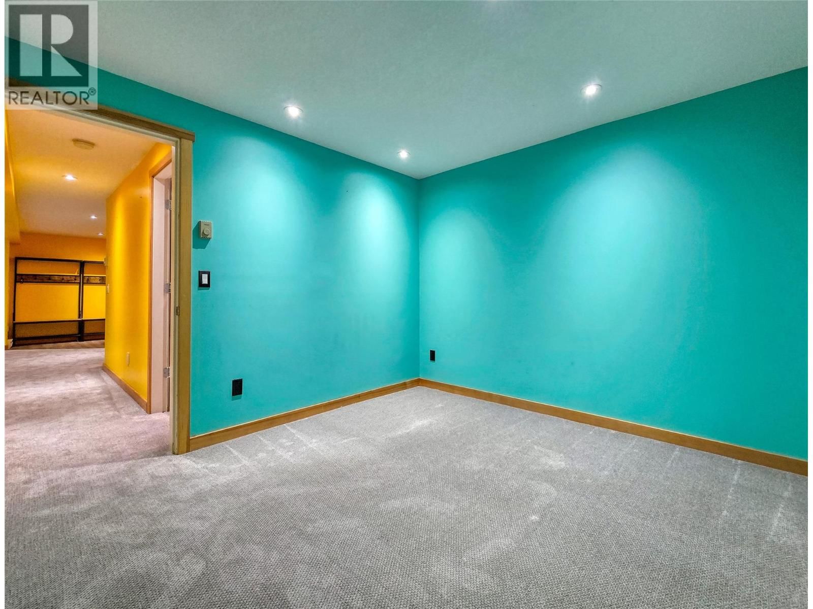 1502 10TH AVENUE Image 35