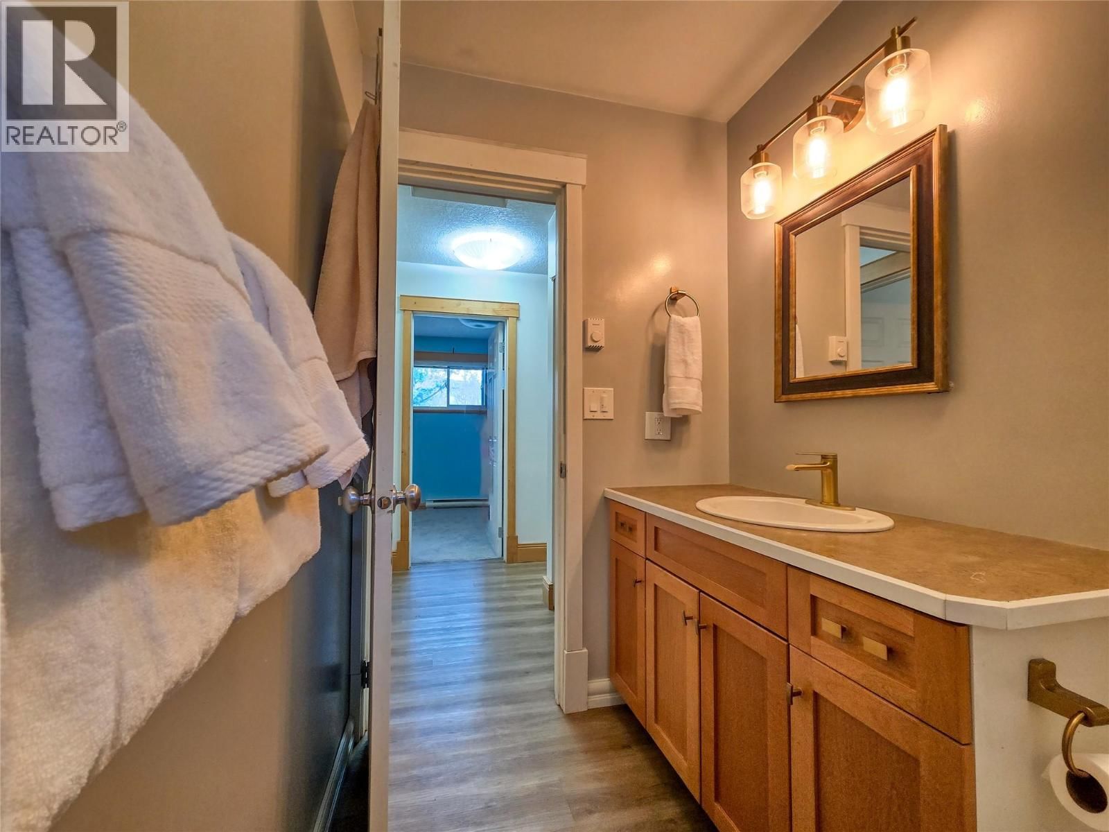 1502 10TH AVENUE Image 39