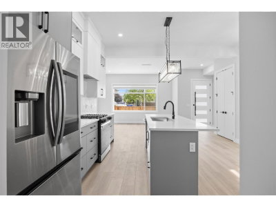 954 Stockwell Avenue | Kelowna British Columbia | Slide Image Nine