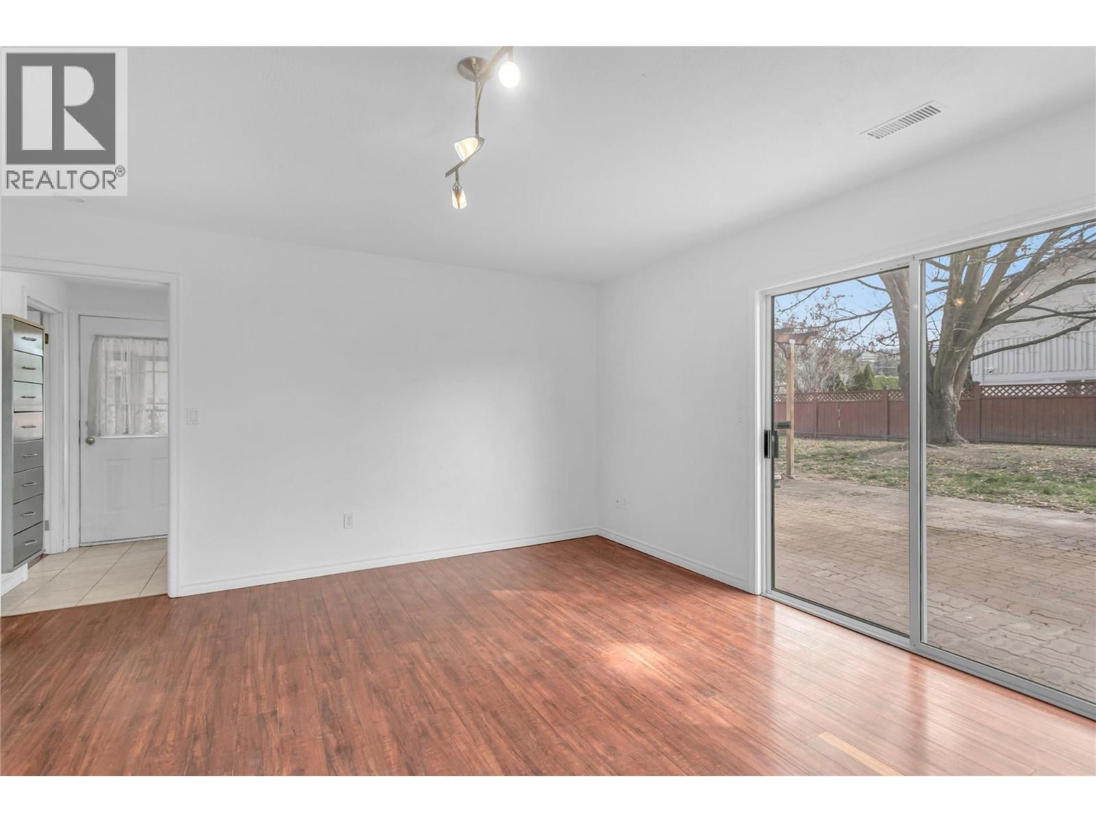 693 PARET PLACE Image 20