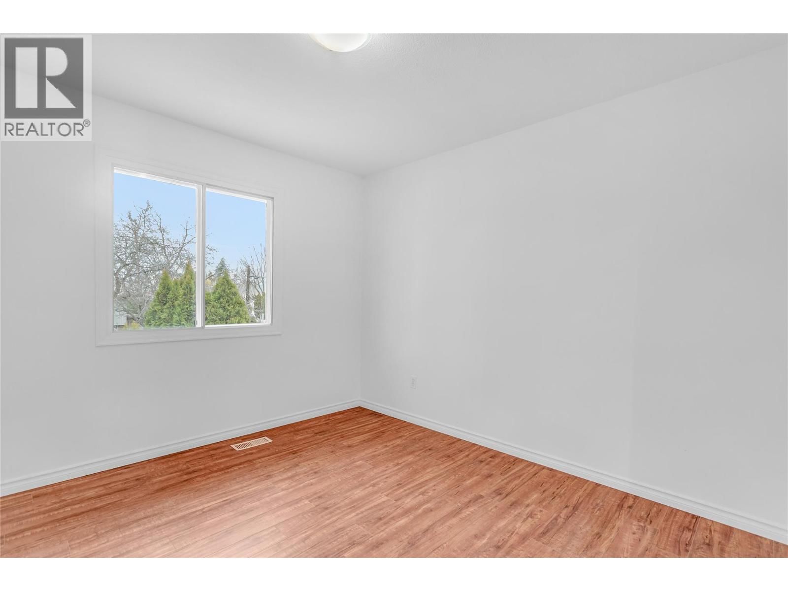 693 PARET PLACE Image 25