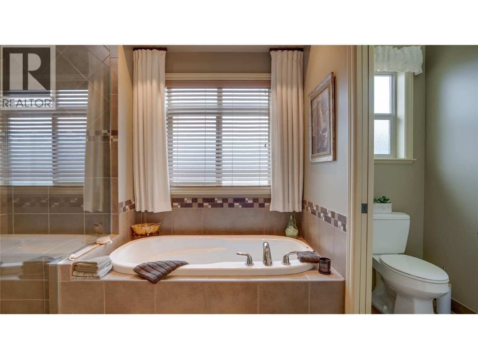 1008 FOOTHILLS COURT Image 25