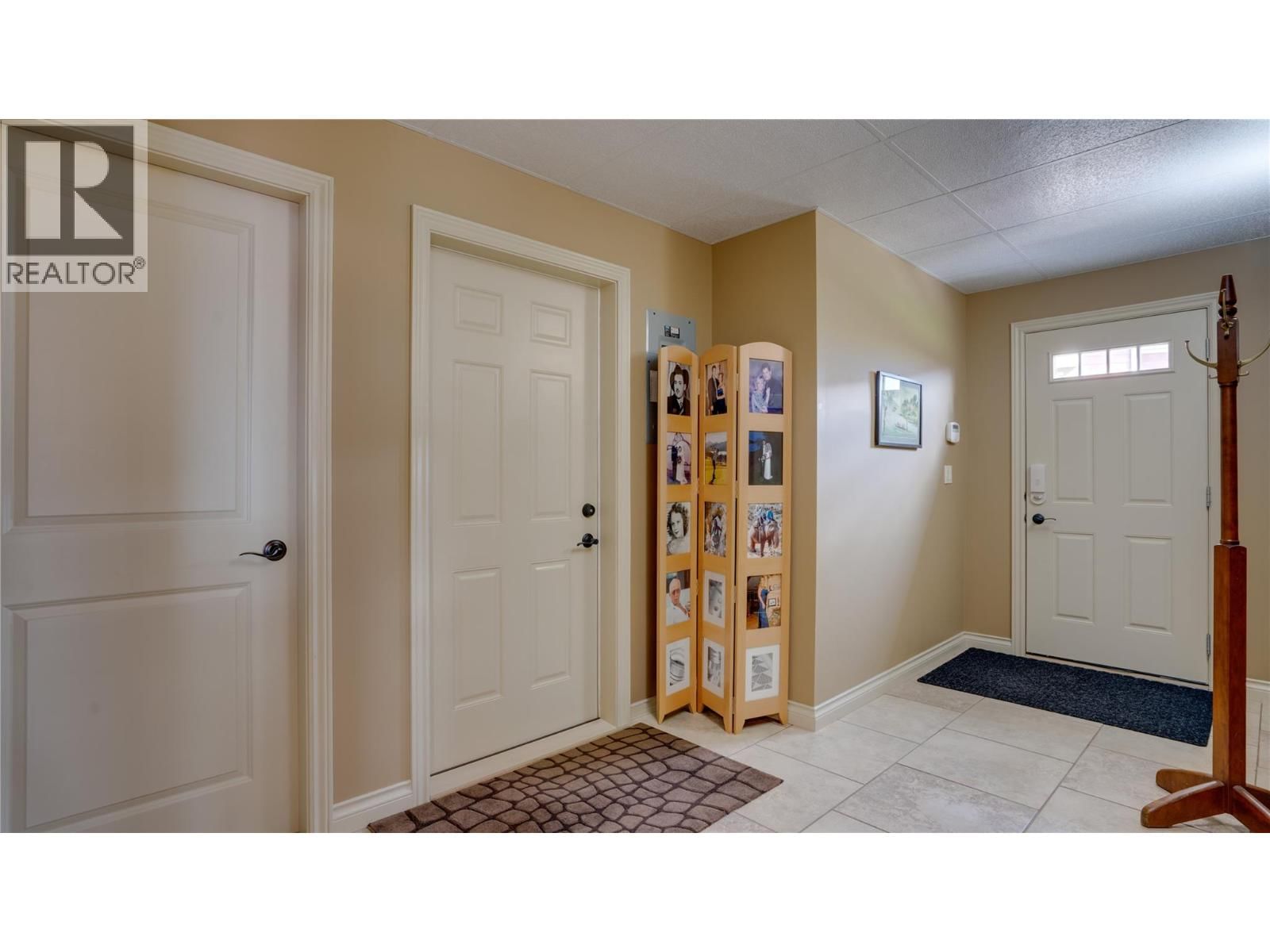 1008 FOOTHILLS COURT Image 44