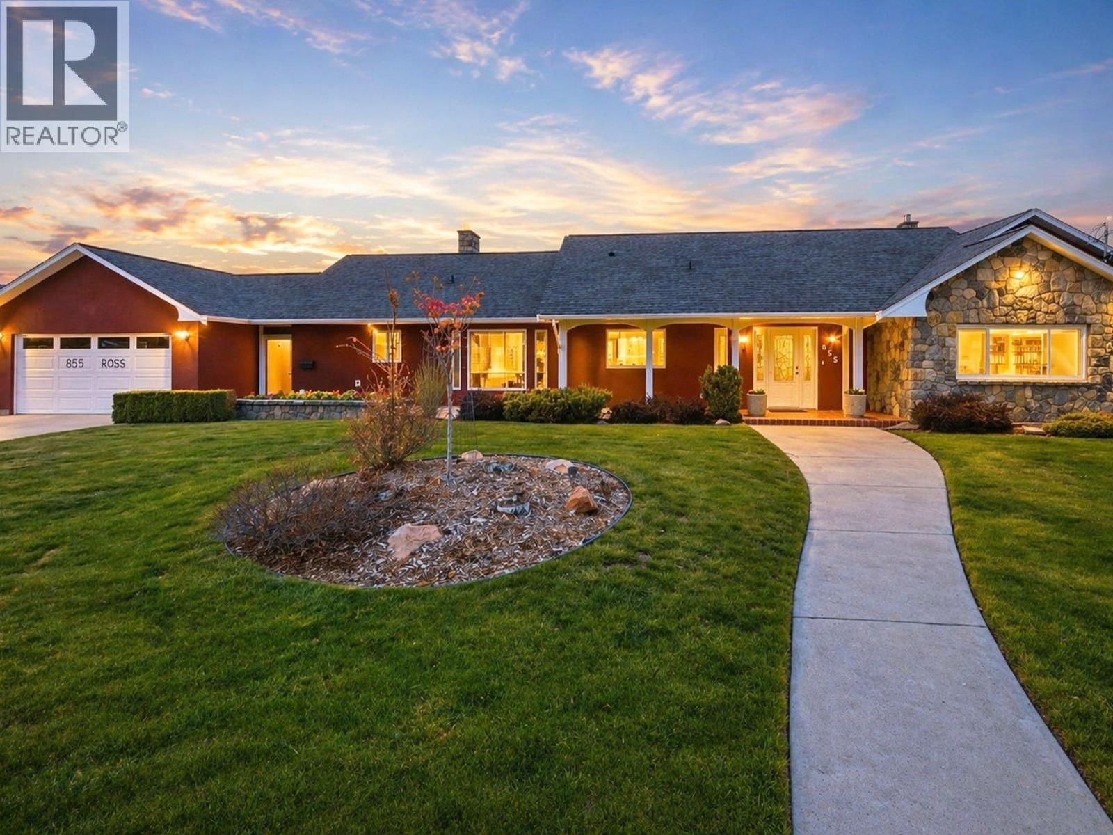 855 Ross Avenue, Penticton, British Columbia V2A 3A5