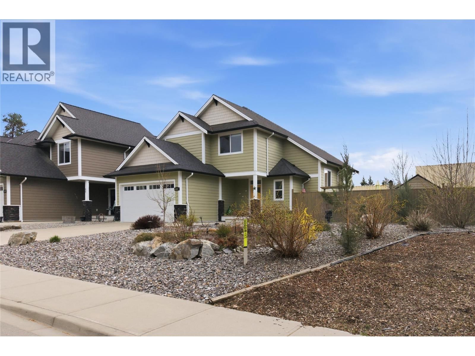 1812 50 AVENUE Image 1