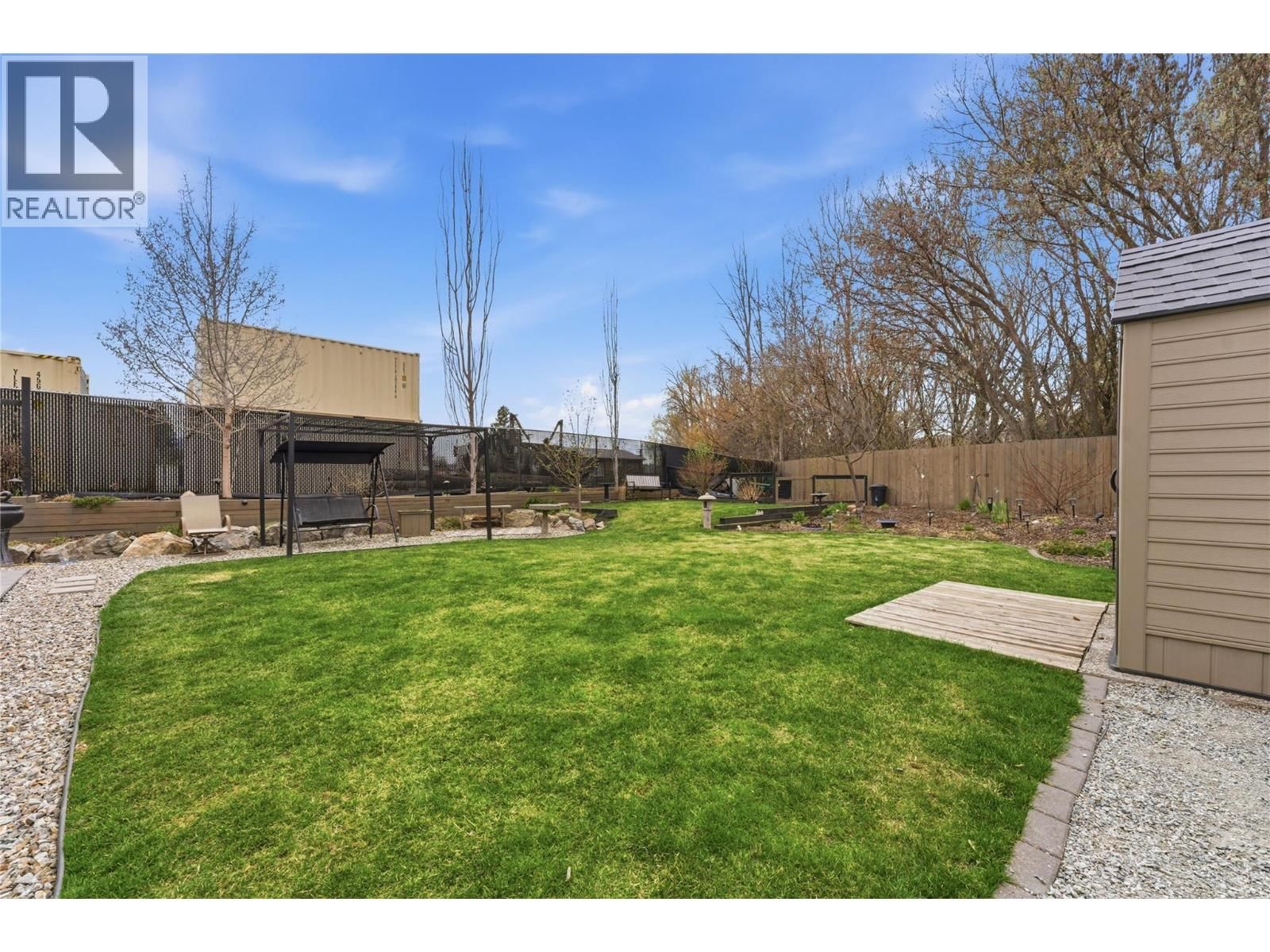 1812 50 AVENUE Image 41