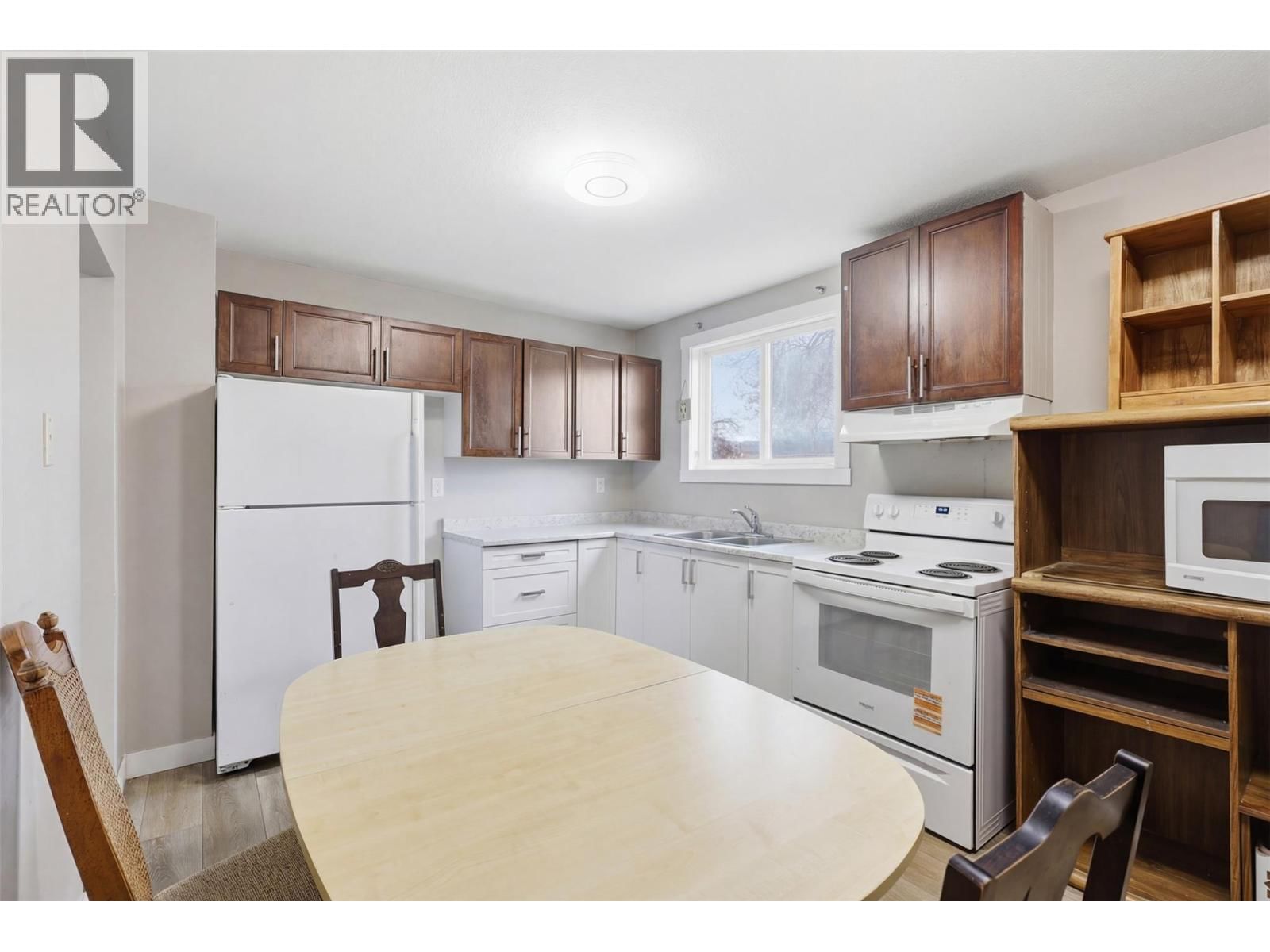 1331 SELKIRK AVENUE Image 12