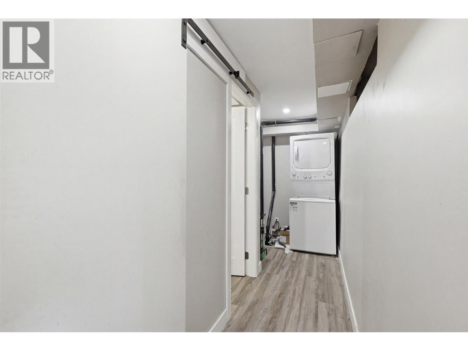 1331 SELKIRK AVENUE Image 26