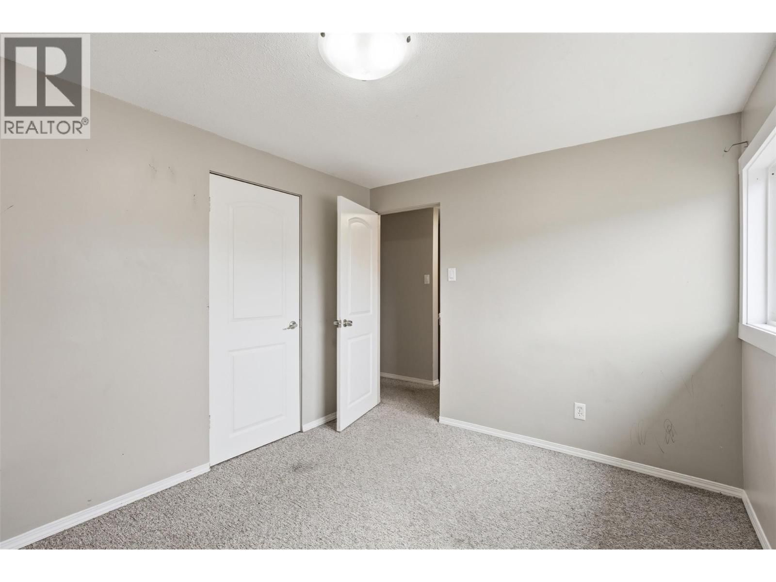 1331 SELKIRK AVENUE Image 48