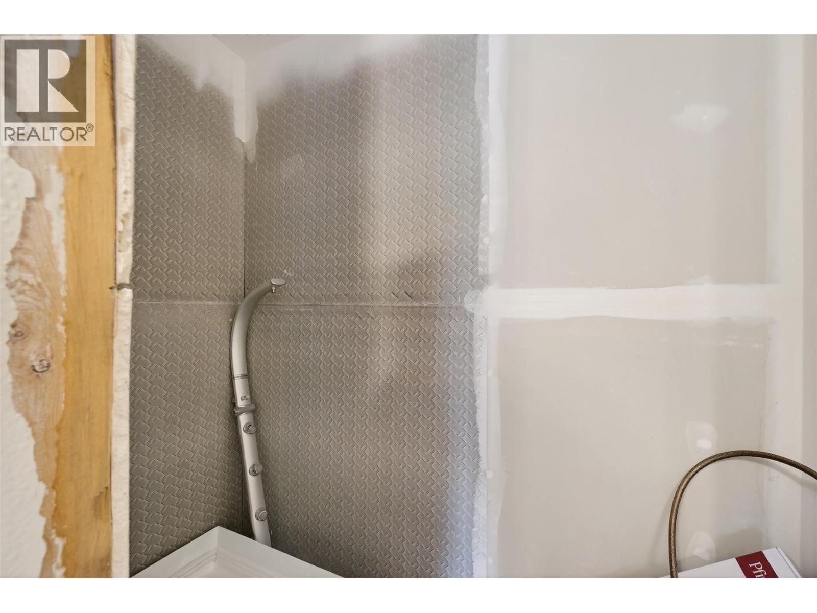 9048 HUMMING BIRD DRIVE Image 31