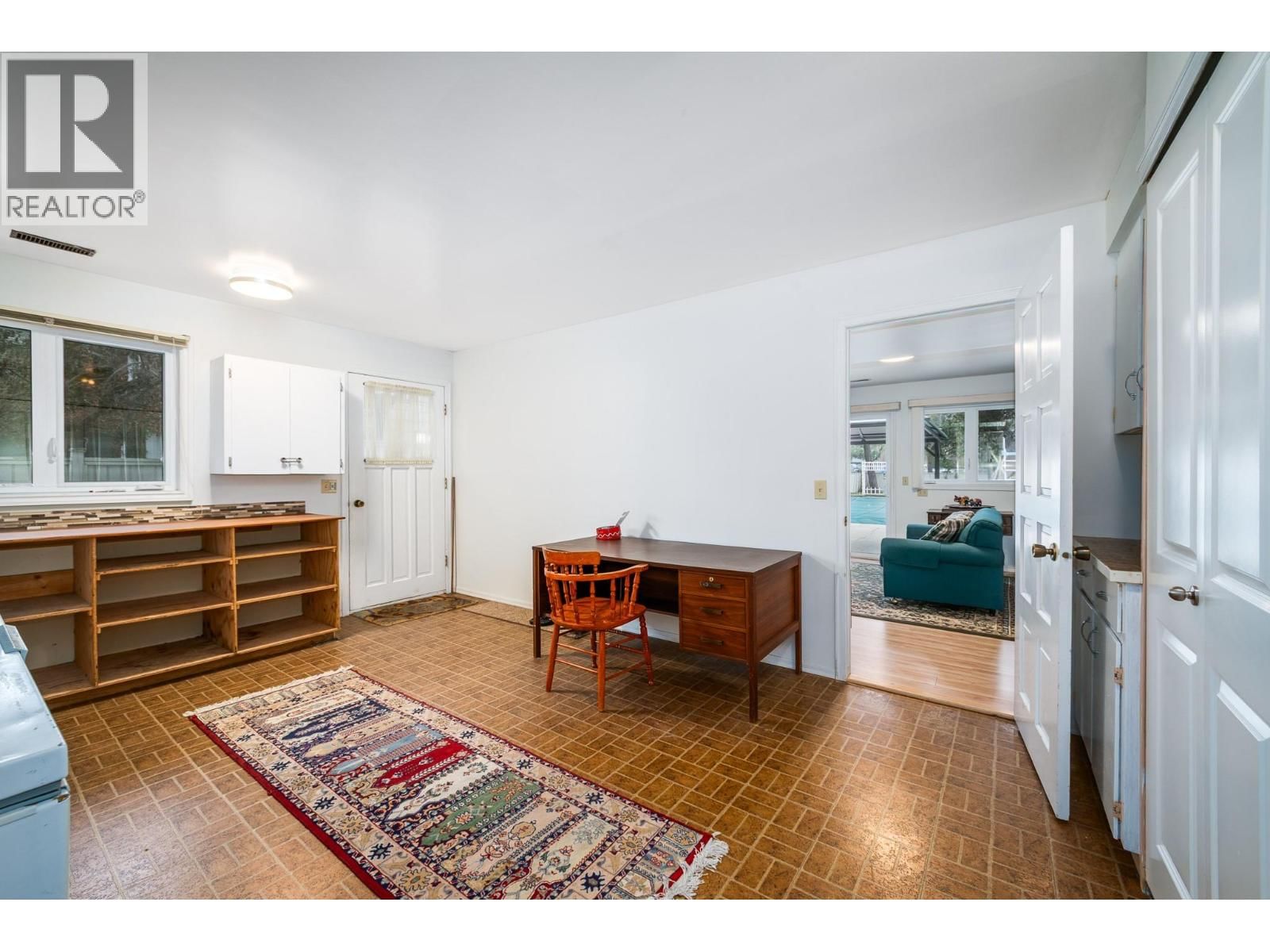 561 BROME CRESCENT Image 47