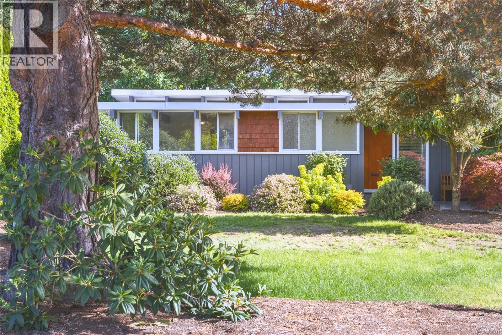 830 Beach Drive property photo