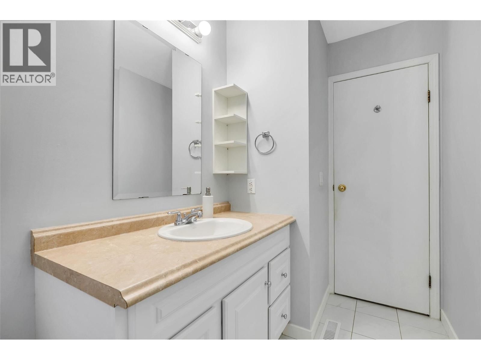 805 CAMELIA ROAD Image 18